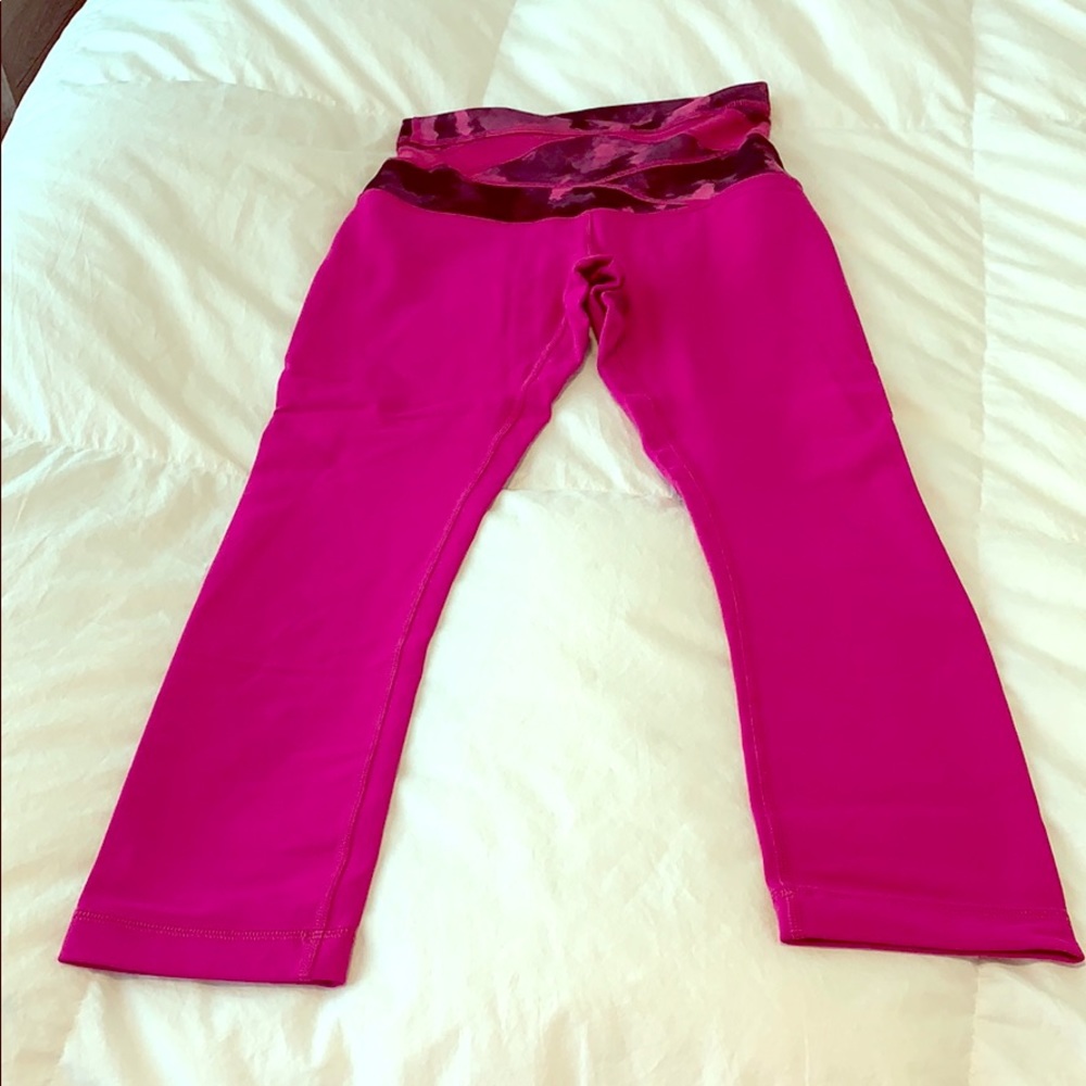 Lululemon size 4 cropped yoga pants